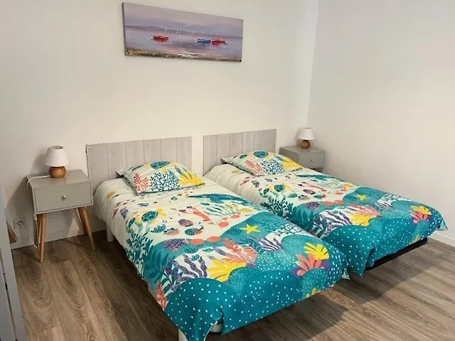 Centre - 600 M De La 4 8 Couch *