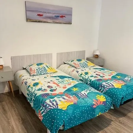 Centre - 600 M De La 4 8 Couch *